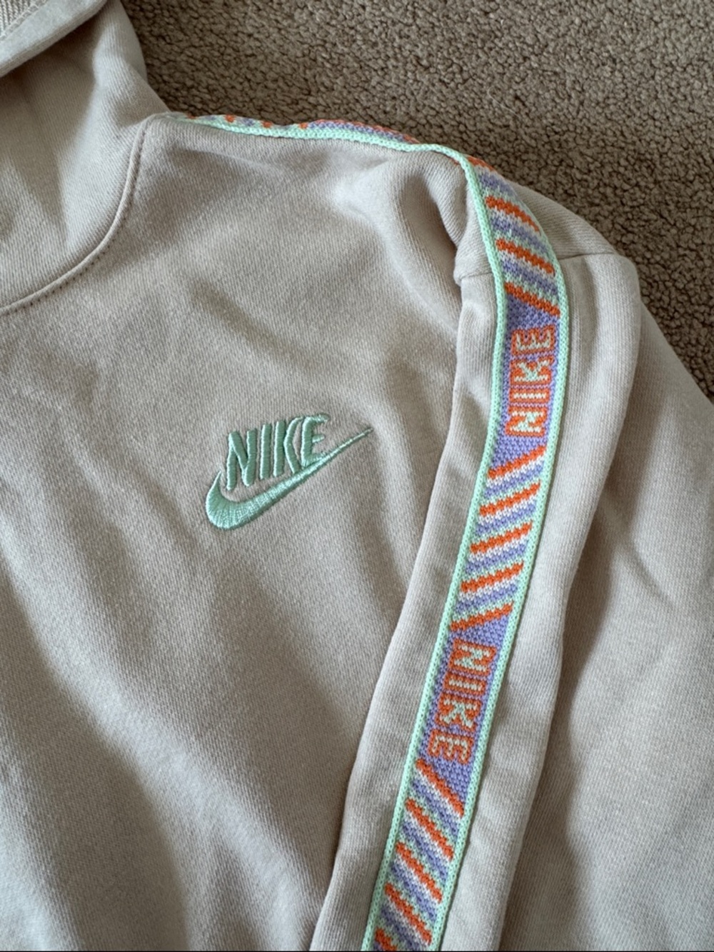 Nike Set - Picture 3 of 5